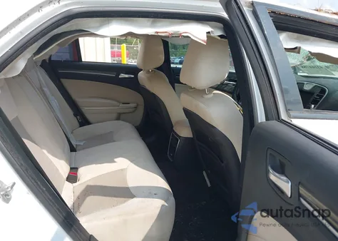 2018 Chrysler 300 Touring из США, поврежденный, VIN 2C3CCAAG5JH293367